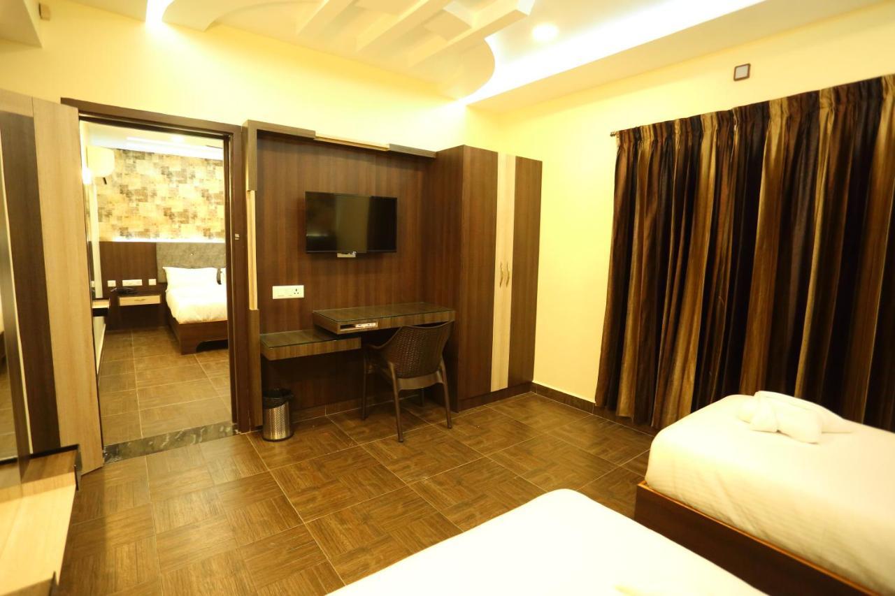 Vedha Residency Hotel Tiruvannamalai Exterior photo